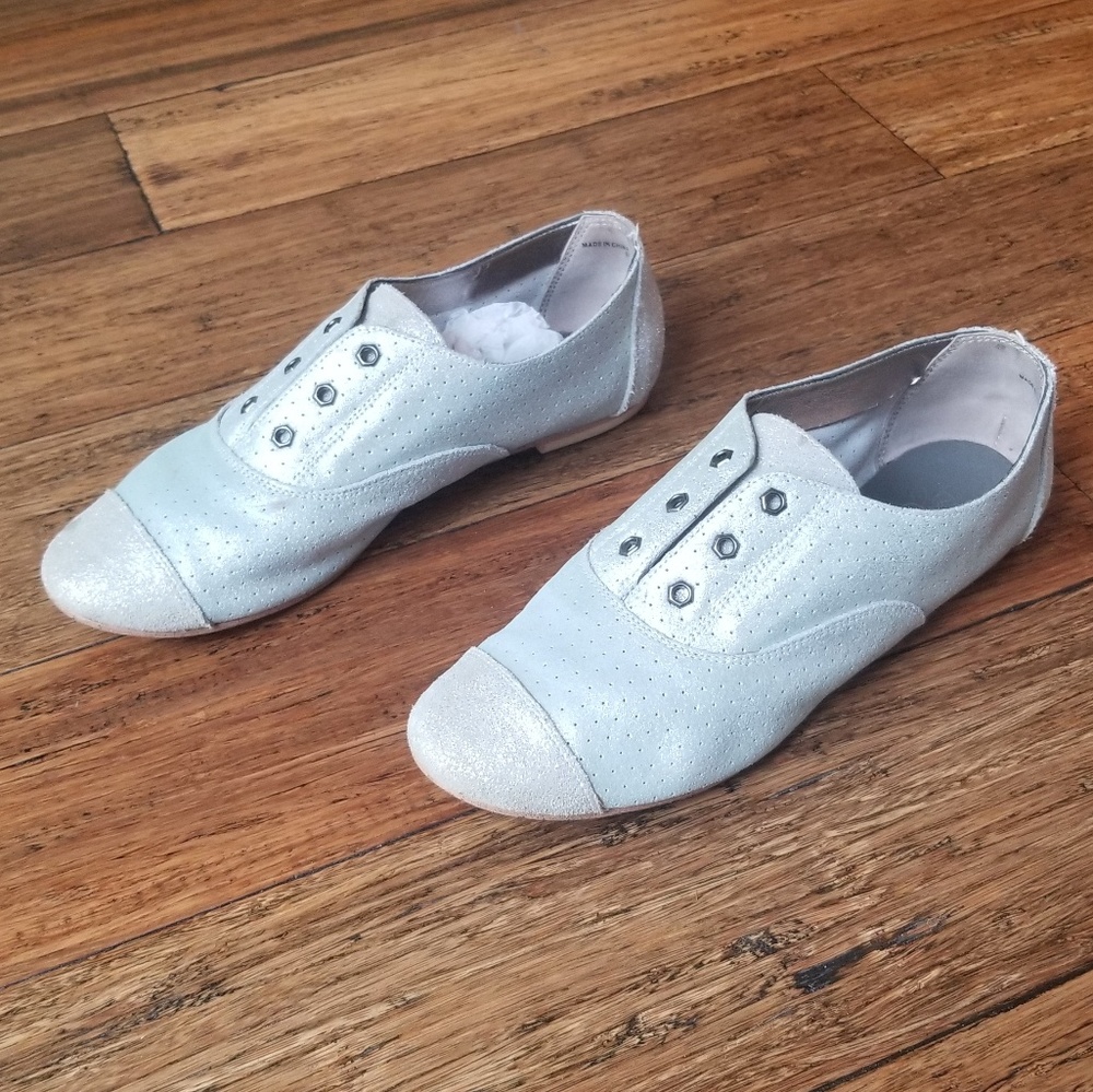 Matt Bernson flats